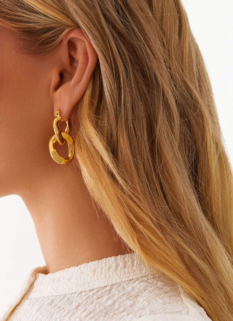 Hooked Up Earrings - Gold