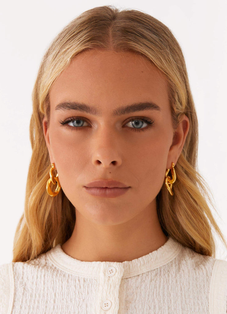 Hooked Up Earrings - Gold