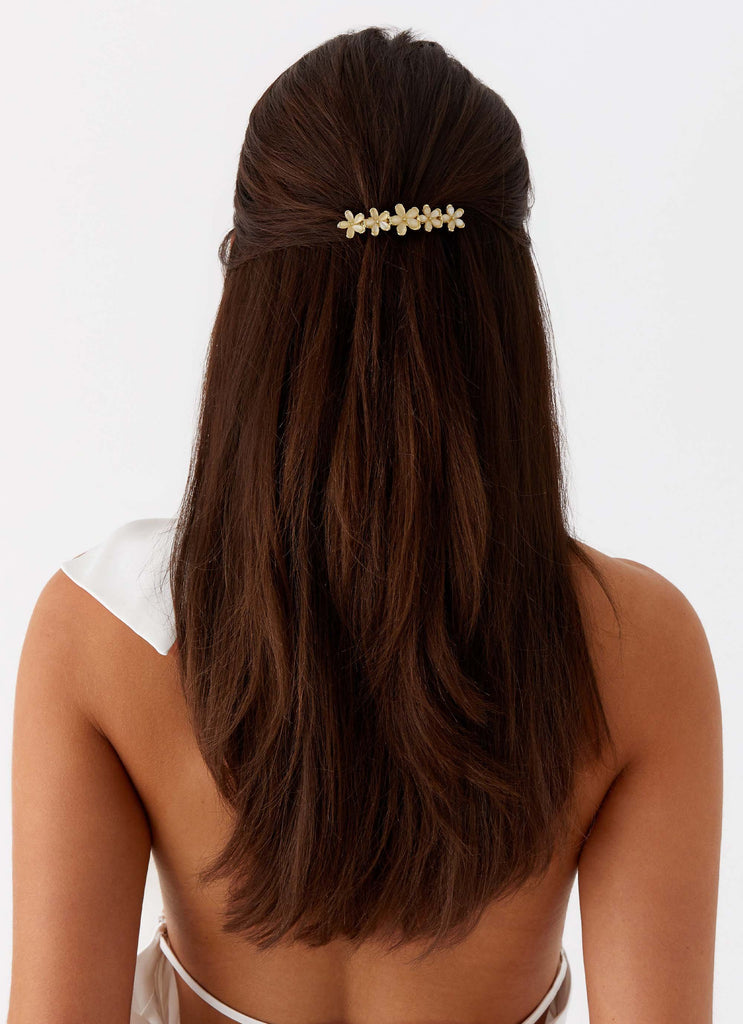 Womens Summer Girl Hair Clip in the colour Pearl in front of a light grey background