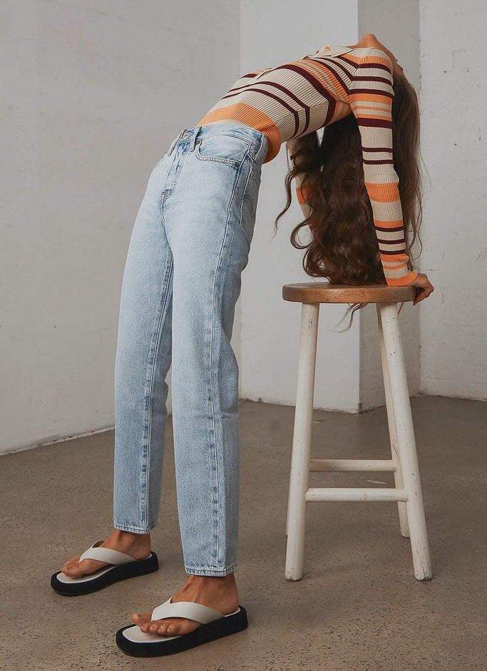 Wedgie Straight Jeans - Montgomery Baked