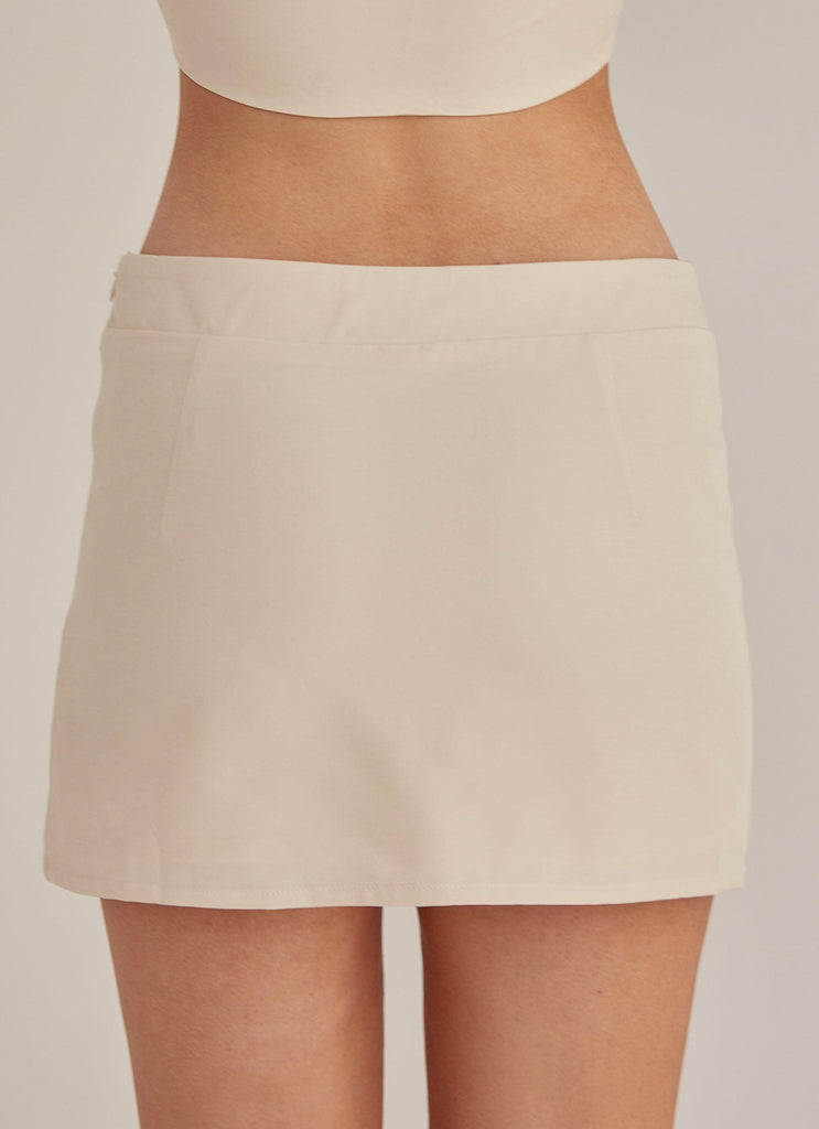 Easy Breezy Mini Skirt - Creme - Peppermayo