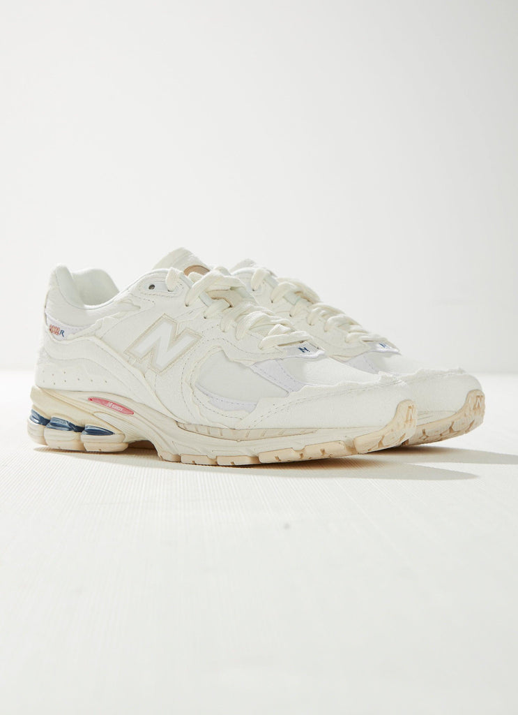 2002R Sneaker - White - Peppermayo
