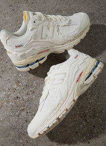 2002R Sneaker - White - Peppermayo